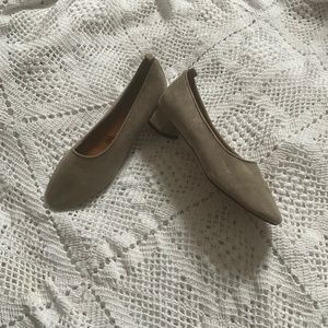 Grey heeled ballet flats